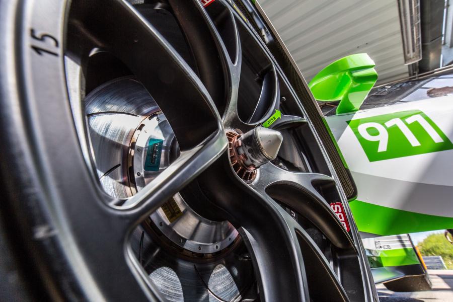 Колеса Porsche 911 GT3 R (991) 2018 года  (фото 5 из 11)